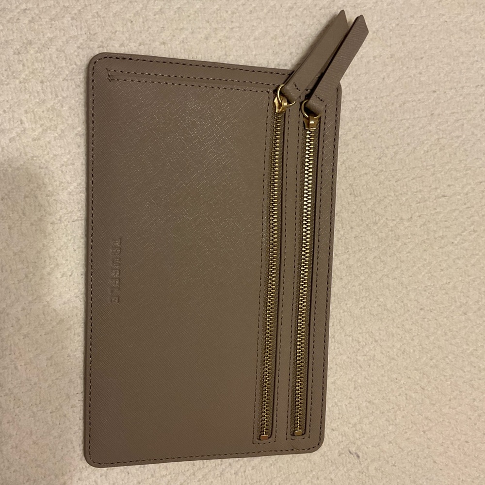 Truffle™️ Privacy Traveller Wallet in Taupe